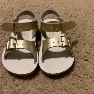 Sun sans gold size 4.